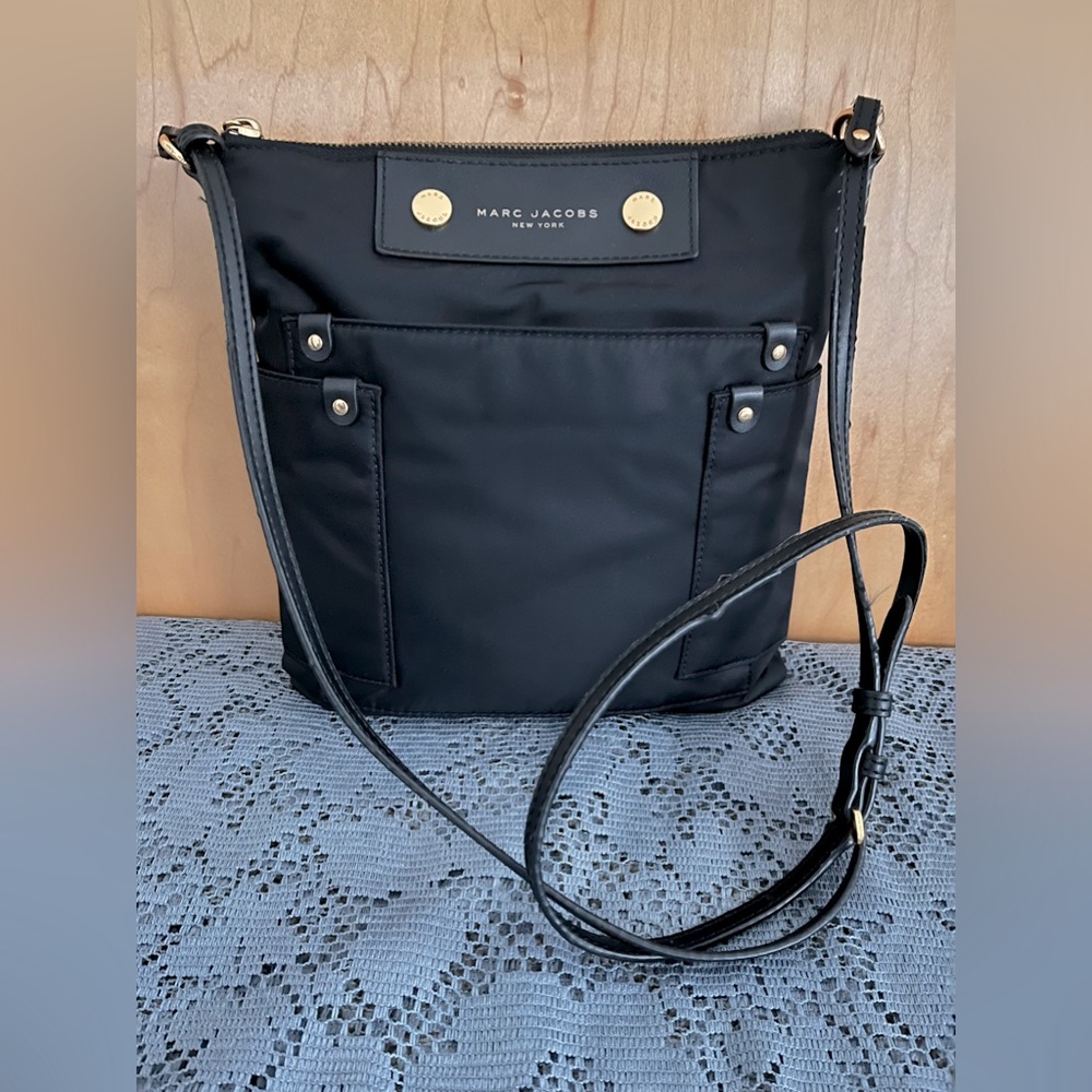 Marc Jacobs nylon crossbody/sling bag in excellent condition